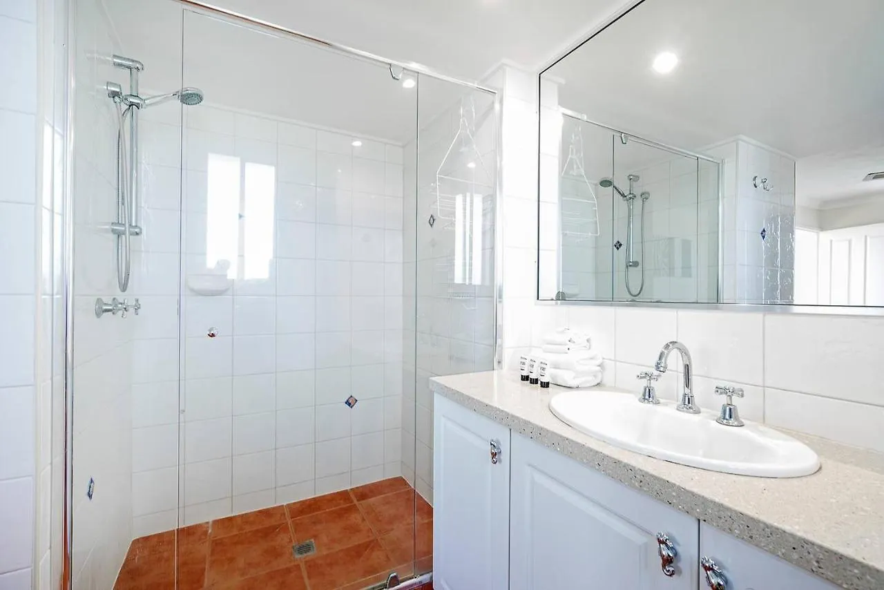Seascape Sanctuary - Palm Beach Resort-Style Bliss Gold Coast