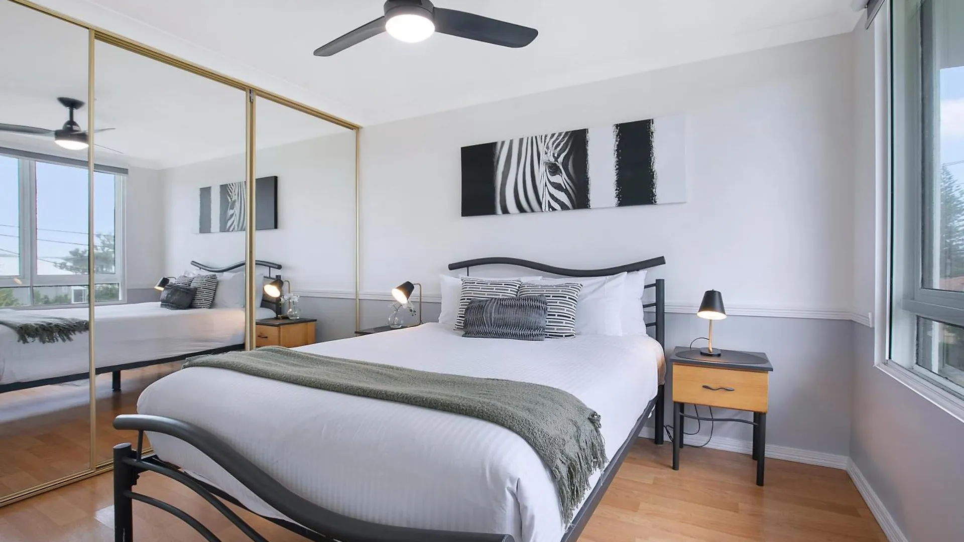Seascape Sanctuary - Palm Beach Resort-Style Bliss Gold Coast Apartment
