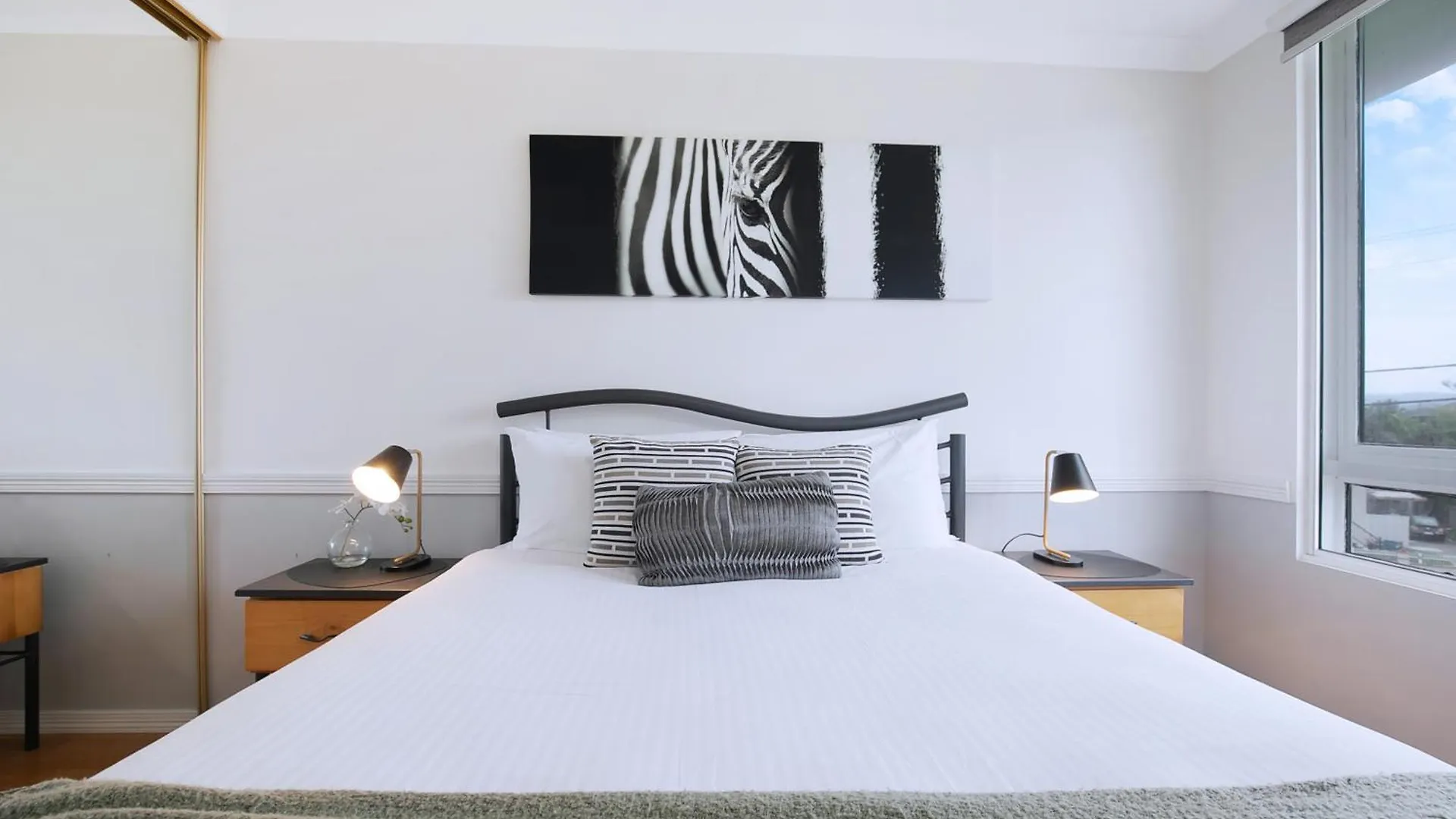 Seascape Sanctuary - Palm Beach Resort-Style Bliss Gold Coast Apartment